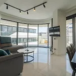 Official Mercury Lux 3br In With Pool And Ac By 360 Estates *