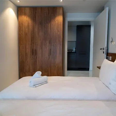 Official Mercury Lux 3br In With Pool And Ac By 360 Estates