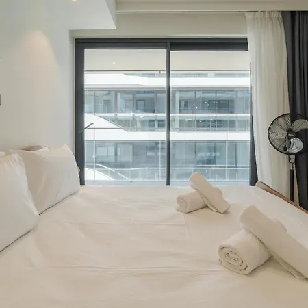 Official Mercury Lux 3br In With Pool And Ac By 360 Estates