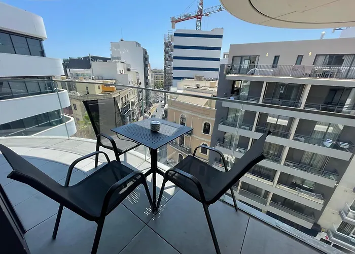 Official Mercury Lux 3br In With Pool And Ac By 360 Estates