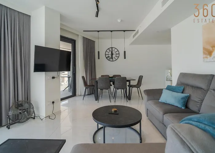 Official Mercury Lux 3br In With Pool And Ac By 360 Estates *